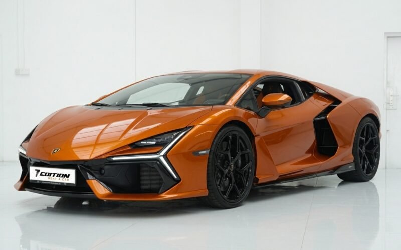 Lamborghini Revuelto 2024